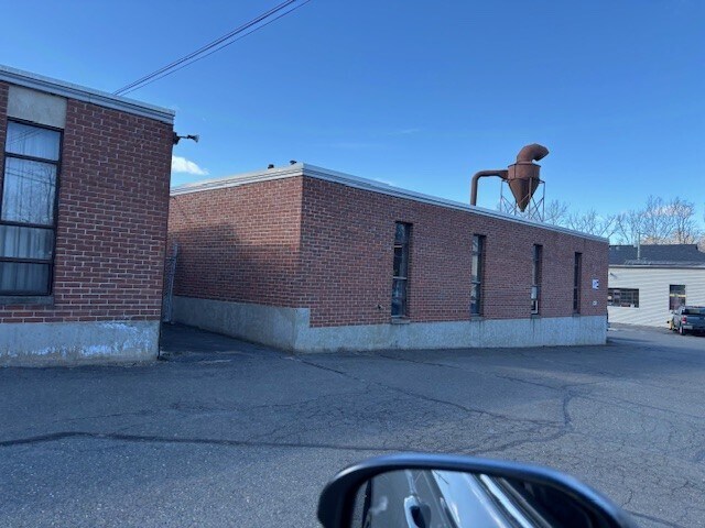 More Photos Of 103 S Main St, Unionville Warehouse For Sale