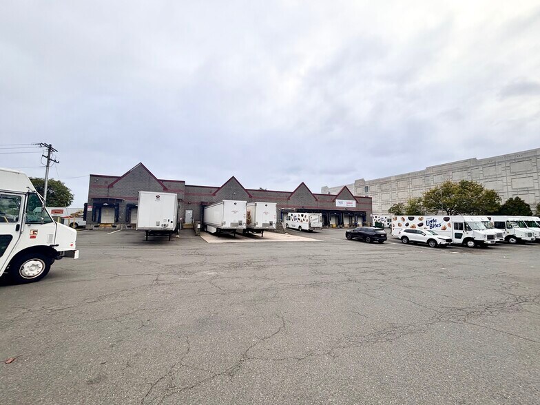More Photos Of 328 Selleck St, Stamford Food Processing For Lease