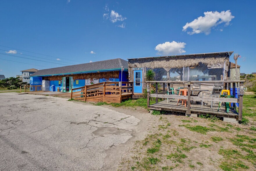 More Photos Of 2181 New River Inlet Rd, North Topsail Beach Convenience Store For Sale