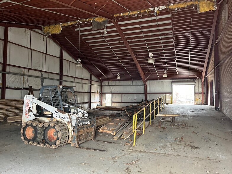More Photos Of 71 Park Ave, Griffin Warehouse For Sale