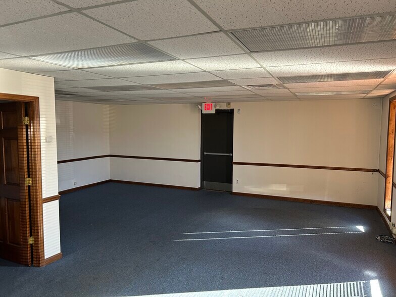 More Photos Of 80 Grace Dr, Hurricane Warehouse For Lease