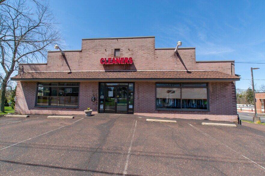 Primary Photo Of 25 W Park Ave, Sellersville Storefront Retail Office For Sale