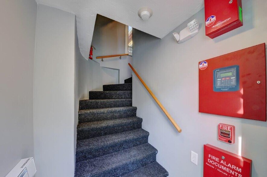 More Photos Of 313 Main St, Wellfleet Storefront Retail Residential For Sale