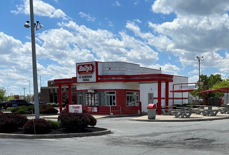 Primary Photo Of 6022 W Jefferson Blvd, Fort Wayne Fast Food For Lease