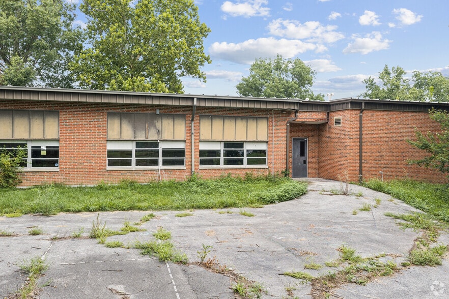 More Photos Of 111 W College Ave, Shelbina Schools For Sale