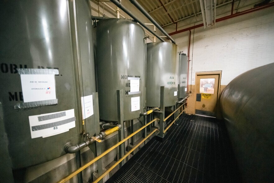 More Photos Of 1185 E Keating Ave, Muskegon Manufacturing For Sale