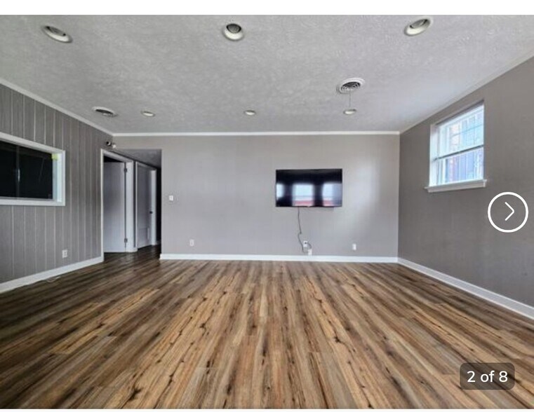 More Photos Of 5010 Dodge St, Omaha Office For Sale