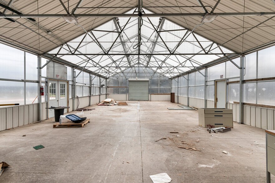 More Photos Of 5814 Calumet Ave, Manitowoc General Retail For Sale