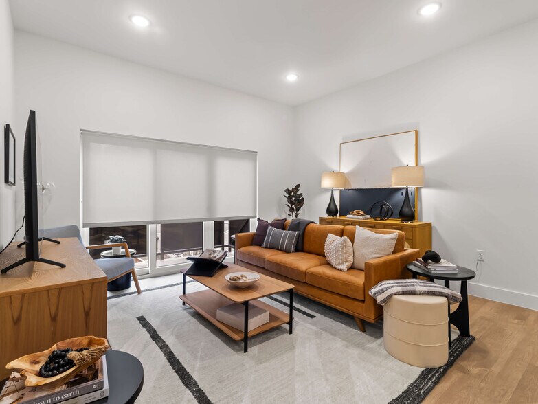 More Photos Of 301 SE G St, Bentonville Coworking Space