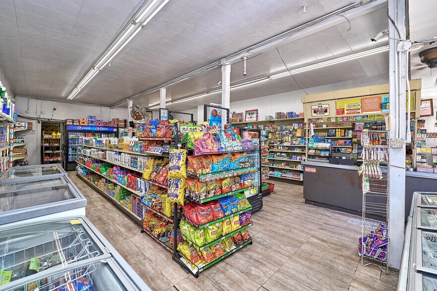 More Photos Of 1259 N Las Palmas Ave, Los Angeles Storefront Retail Residential For Sale