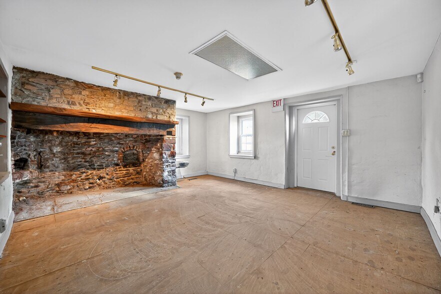 More Photos Of 793 Penns Park Rd, Newtown Office For Lease