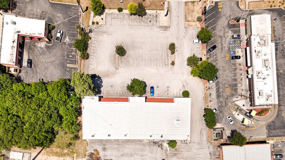 More Photos Of 9262 Culebra Rd, San Antonio Storefront Retail Office For Sale