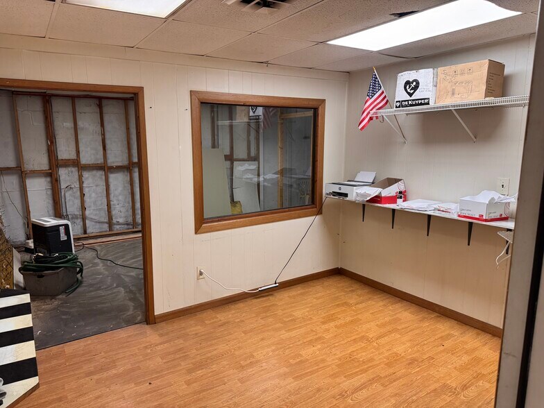 More Photos Of 4001 Bruhin Rd, Knoxville Warehouse For Sale