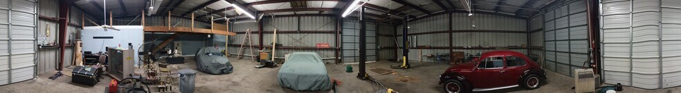 More Photos Of 11914 New Meadow Dr, Houston Light Manufacturing For Sale
