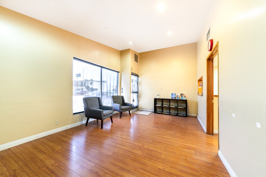More Photos Of 13175 Paramount Blvd, South Gate Office For Sale