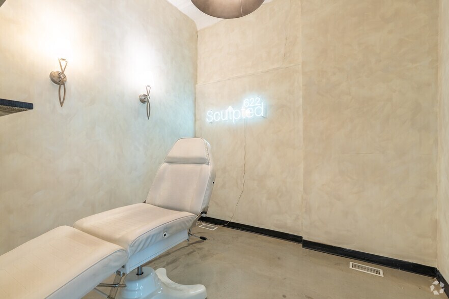 More Photos Of 7185 Manchester Rd, Maplewood Storefront Retail Residential For Sale