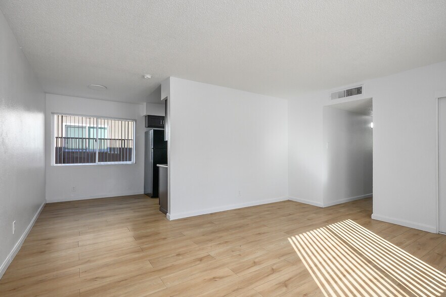 More Photos Of 1076-1112 Sierra Vista Dr, Las Vegas Apartments For Sale