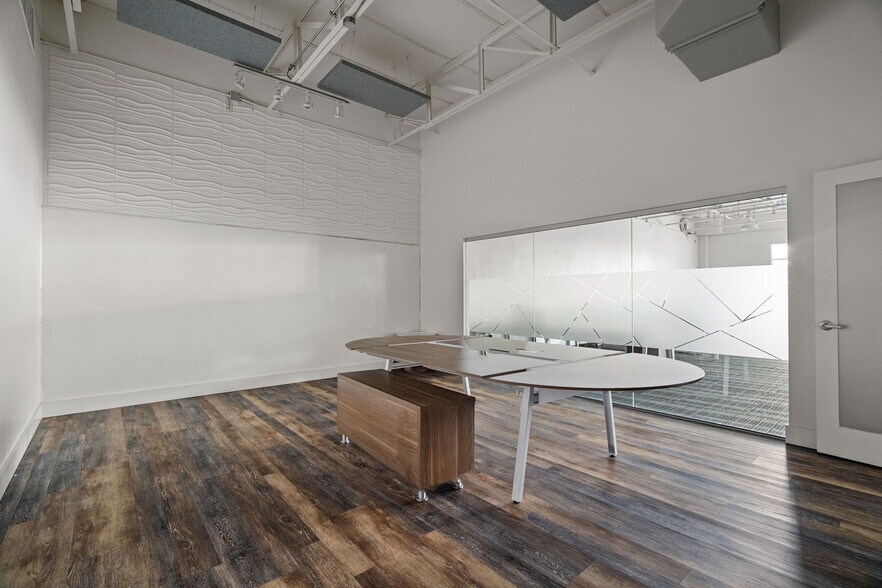 More Photos Of 127 N Magnolia Ave, Orlando Loft Creative Space For Sale
