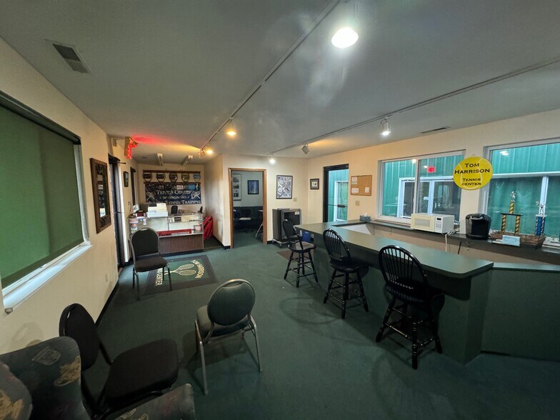 More Photos Of 80 Commercial Way, Springboro Sports And Entertainment For Sale