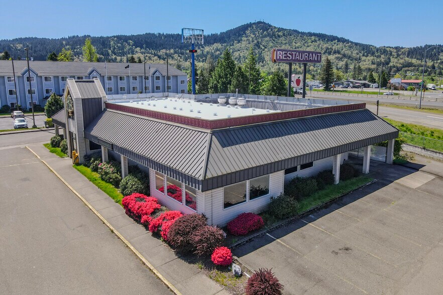 More Photos Of 125 Ponderosa Dr, Sutherlin Restaurant For Sale