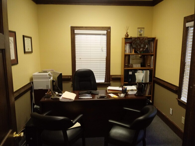 More Photos Of 130 N Mcdowell St, Charlotte Office For Sale