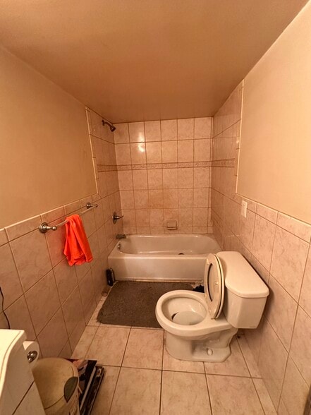 More Photos Of 900-902 Cottman Ave, Philadelphia Storefront Retail Residential For Sale