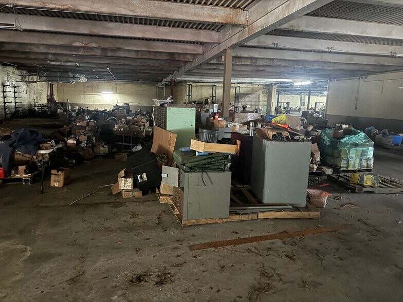 More Photos Of 1002 Douglas Ave, Opp Manufacturing For Lease