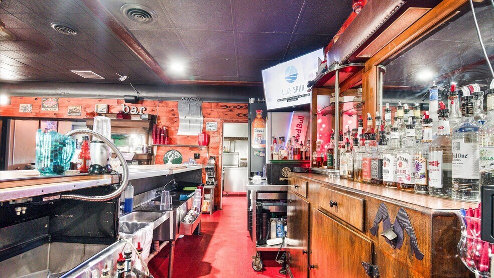 More Photos Of 4342-4348 Washington, Hooven Restaurant For Sale