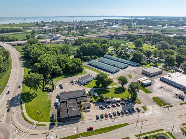 Primary Photo Of 1006 Velp Ave, Green Bay Freestanding For Sale