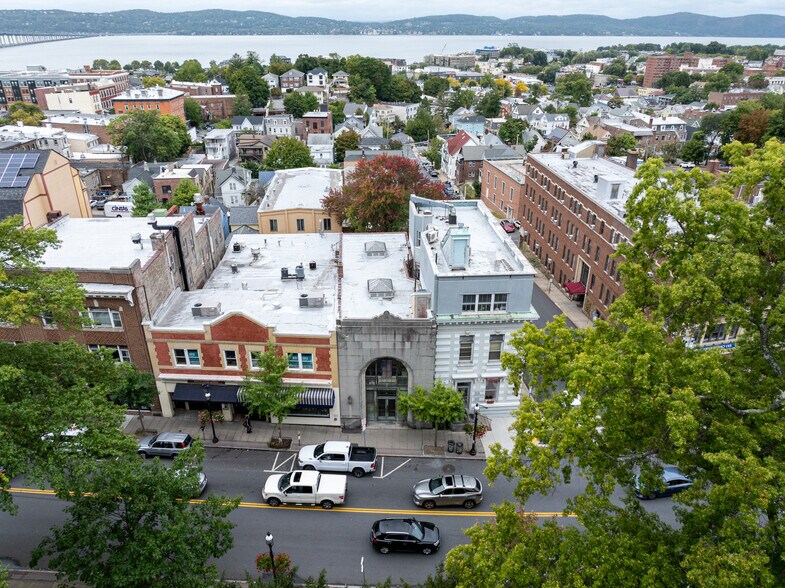 More Photos Of 25 N Broadway, Tarrytown Office For Lease