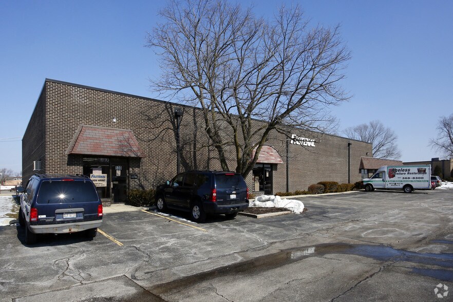 More Photos Of 952-970 Seton Ct, Wheeling Warehouse For Lease