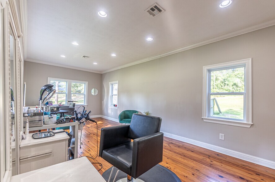 More Photos Of 2590 Military Hwy, Pineville Office For Sale