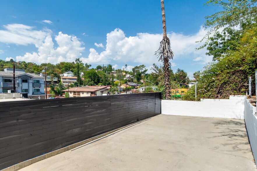 More Photos Of 768 N Avenue 50, Los Angeles Storefront Retail Office For Sale