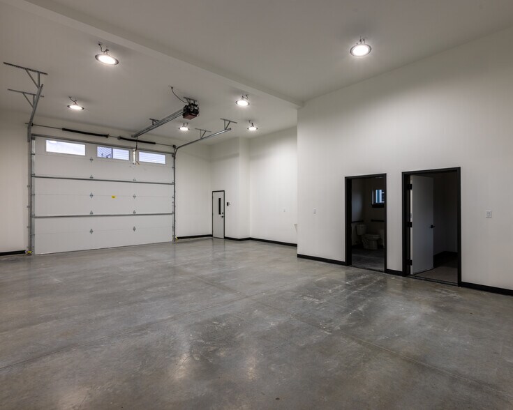 More Photos Of 2998 N 27th Ave, Bozeman Light Manufacturing For Lease