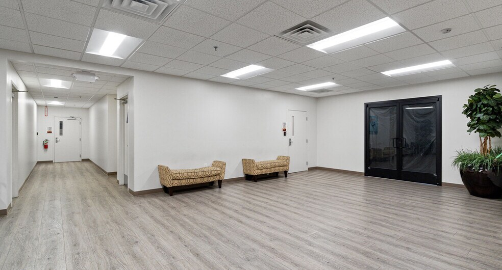 More Photos Of 6051 N Fresno St, Fresno Office For Lease