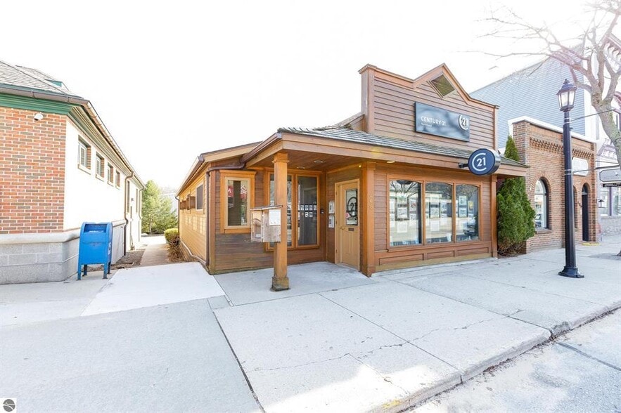 Primary Photo Of 408 Main St, Frankfort Medical For Sale