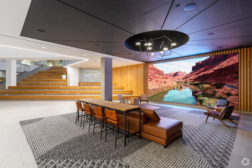 More Photos Of 999 18th St, Denver Office For Lease