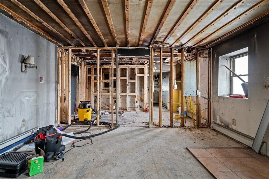 More Photos Of 1016 State Route 13, Cortland Flex For Sale