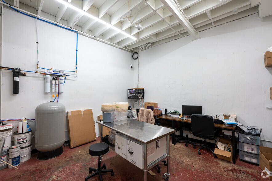 More Photos Of 1807 14th St NW, Washington Storefront For Sale