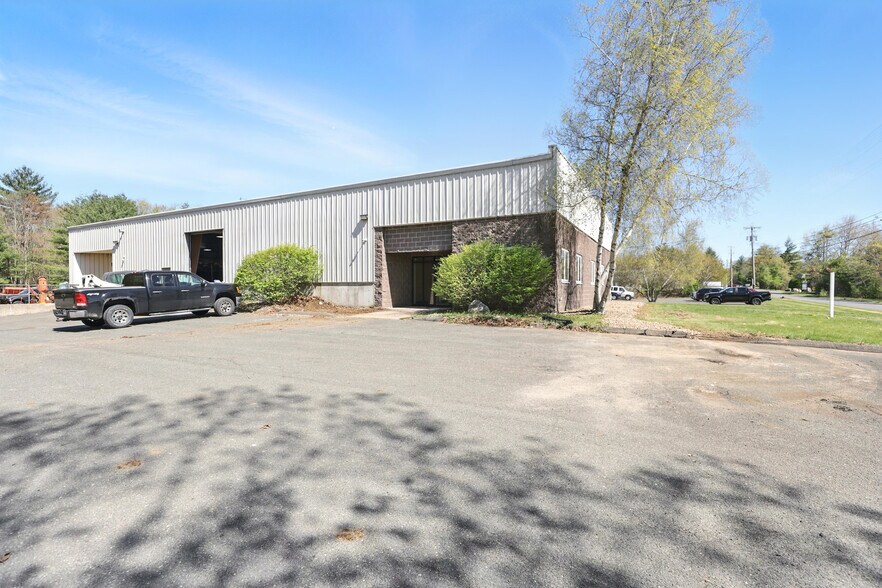 More Photos Of 103 Servistar Industrial Way, Westfield Warehouse For Lease