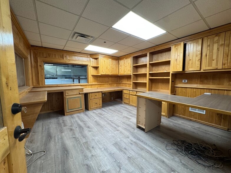 More Photos Of 1711 E Jackson St, Phoenix Warehouse For Lease