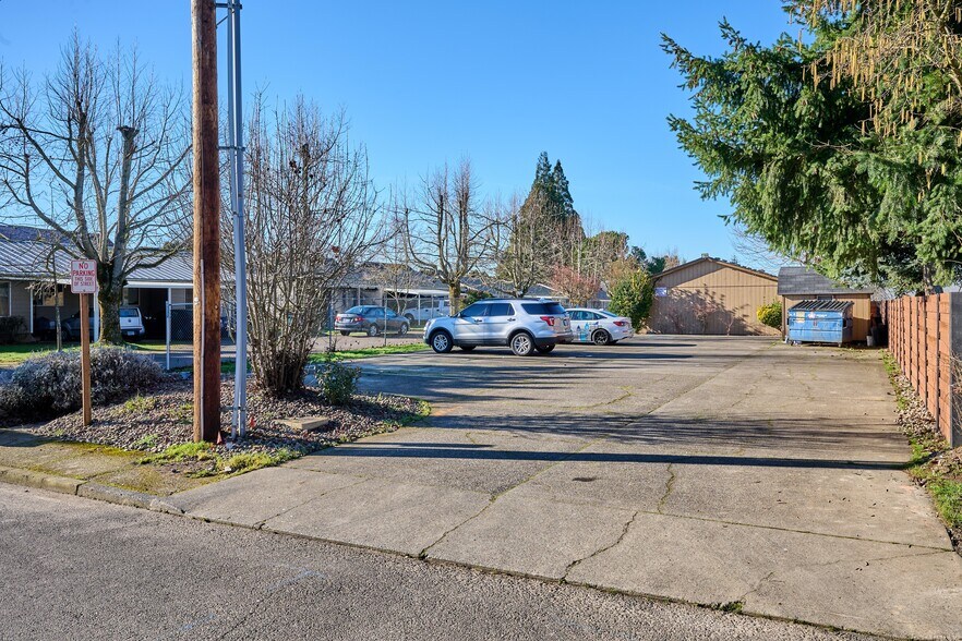 More Photos Of 880 N Pershing St, Mount Angel Apartments For Sale