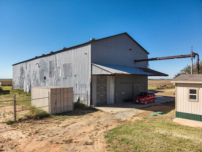 More Photos Of 7007 Farm to Market 846, Knott Office For Sale