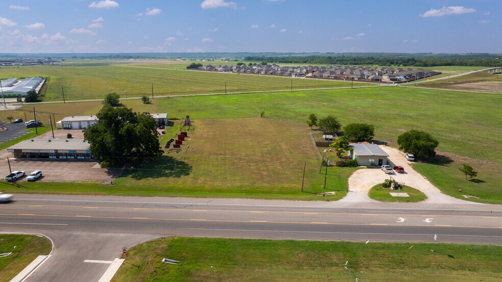 More Photos Of 2000 W San Antonio St, Lockhart Land For Sale