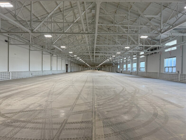 More Photos Of 1501 S 19th St, Mattoon Warehouse For Lease