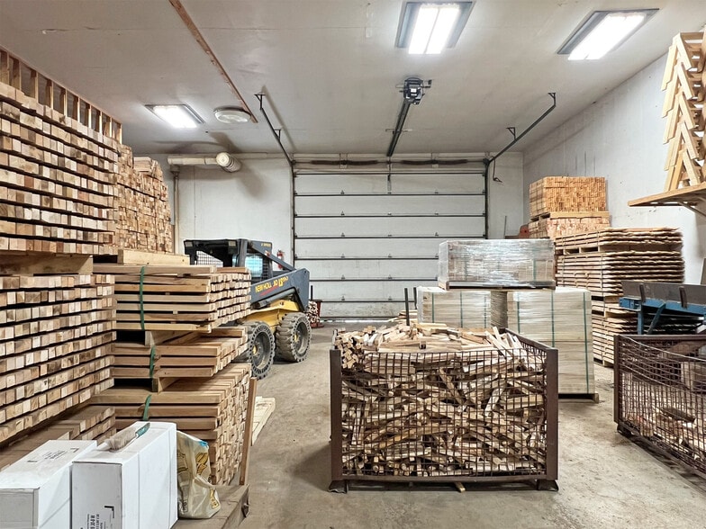 More Photos Of 9711 Perry Hwy, Waterford Warehouse For Sale