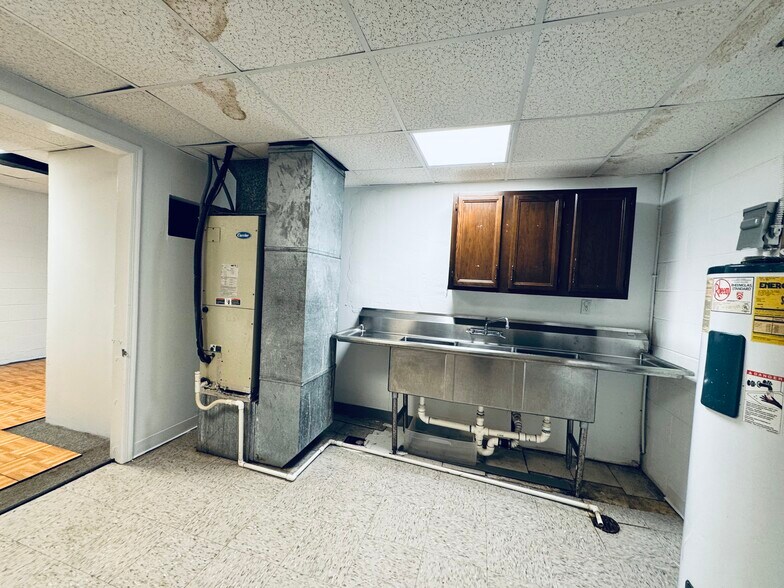 More Photos Of 2800 Hill St, Lynchburg Storefront Retail Office For Sale