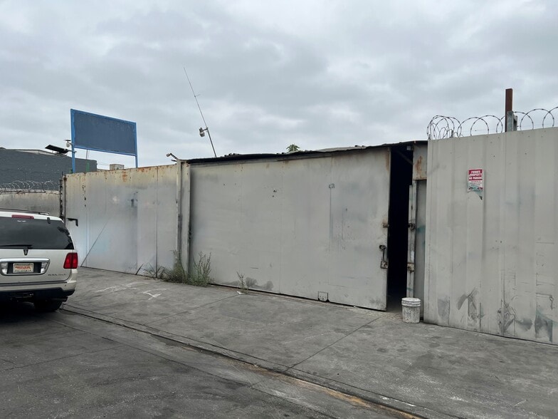 More Photos Of 5739 Long Beach Ave, Vernon Warehouse For Sale