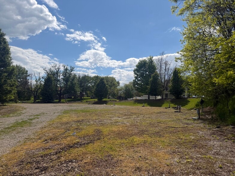 More Photos Of 962 Old Brick Rd, West Alexander Apartments For Sale