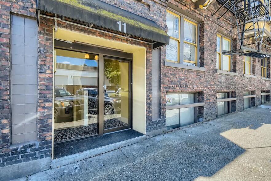 More Photos Of 1951-1967 NW Burnside St, Portland Apartments For Sale